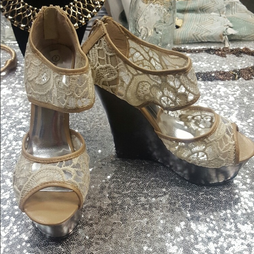 Wild Diva Lace Platform Wedge Sandal *FLAWED*